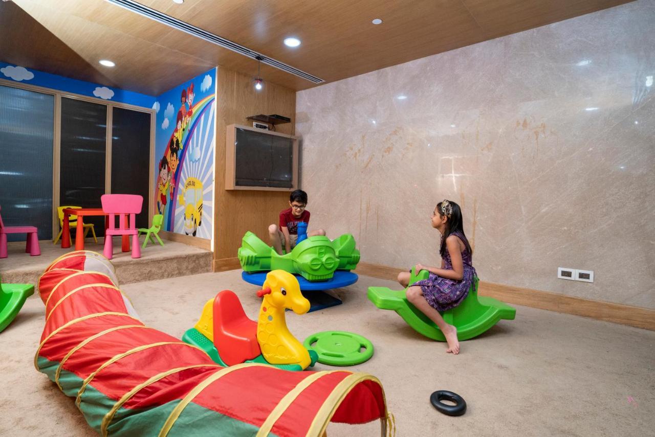 홀리데이 인 아그라 Mg 로드 호텔 외부 사진 Children's play area